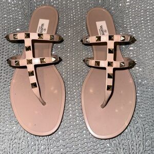 ROCKSTUD FLAT SLIDE SANDAL Includes box and duster